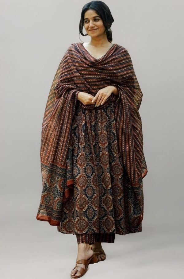 KLOSIA Women's Viscose Printed Flared A-Line Kurta With Pant And Dupatta Suit Set